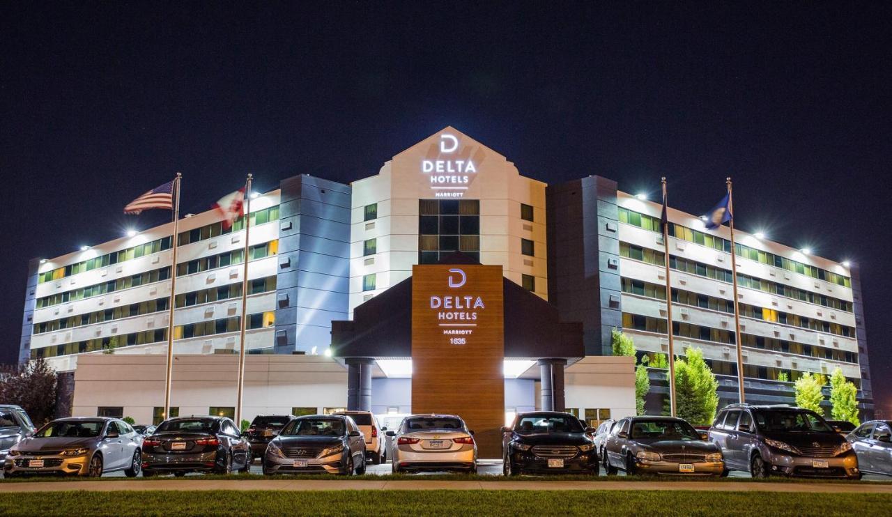 Delta Hotels By Marriott Фарго Экстерьер фото