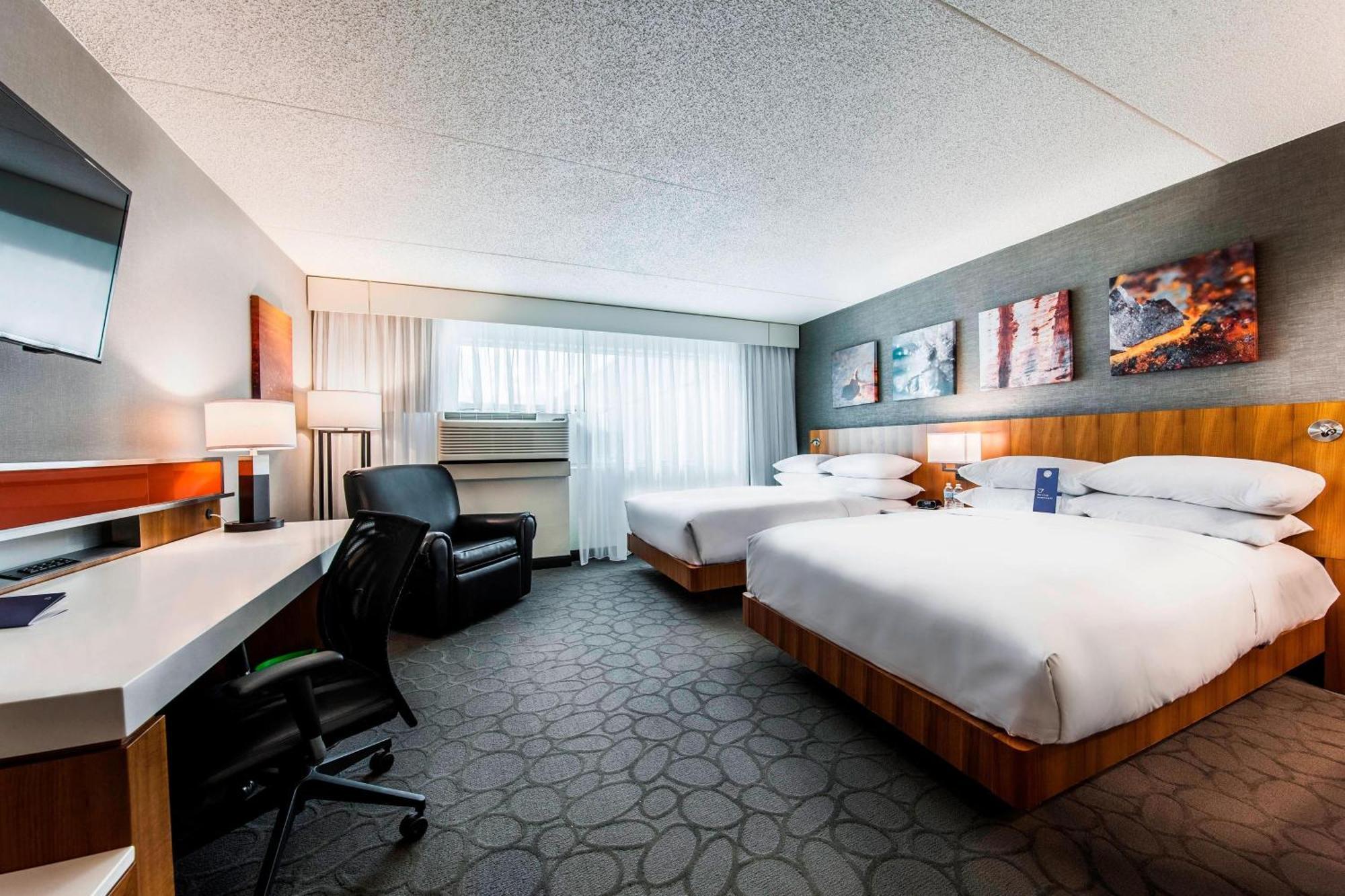 Delta Hotels By Marriott Фарго Экстерьер фото