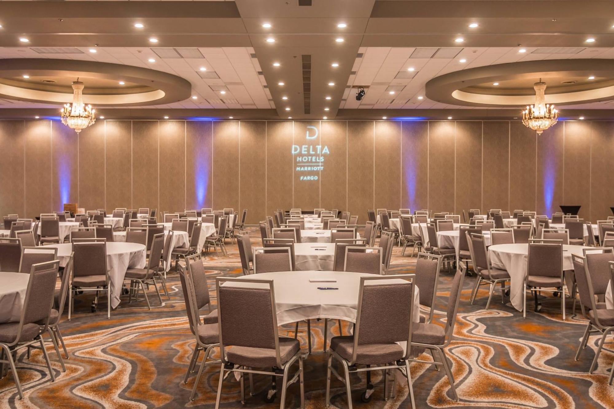 Delta Hotels By Marriott Фарго Экстерьер фото