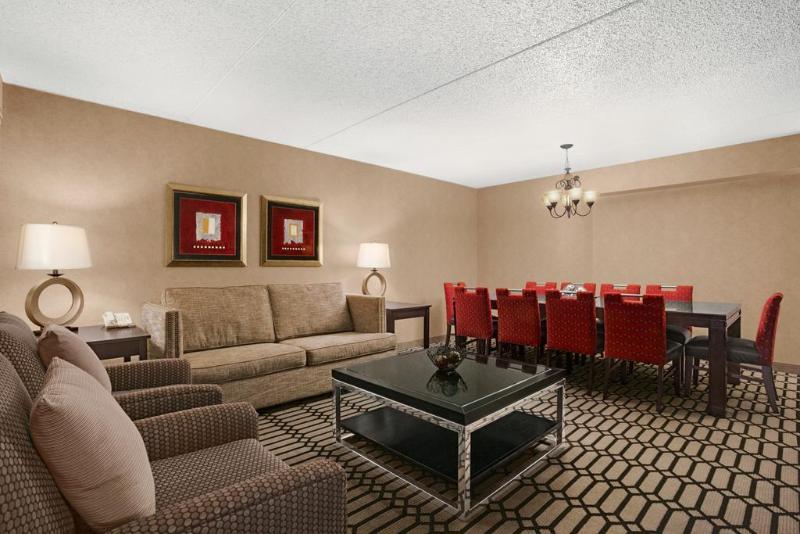Delta Hotels By Marriott Фарго Экстерьер фото